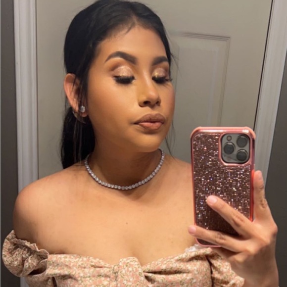 Meet your Posher, Ana - Picture 1 of 1